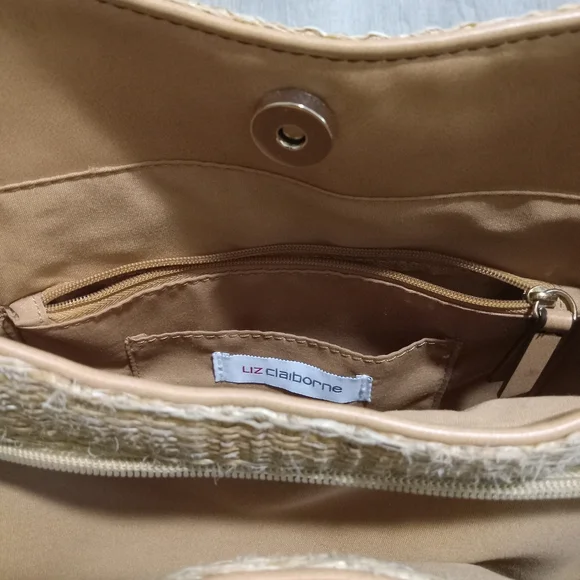 Elegant Tan Woven Tote Bag - Picture 3 of 4